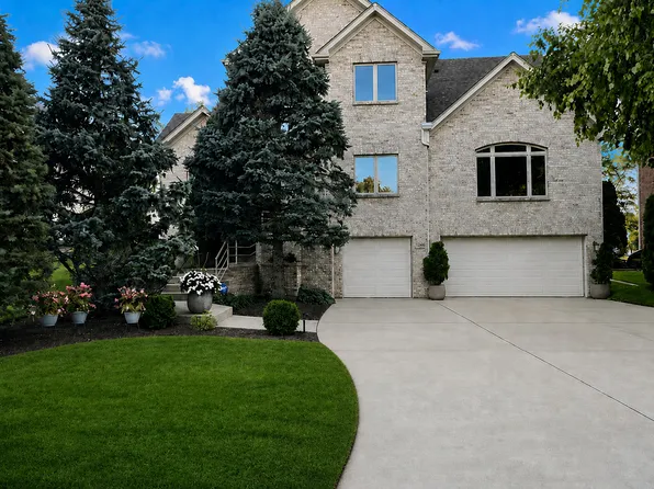 1268 N Palos Ave, Palatine, IL 60067