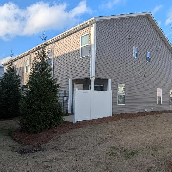 13951 Clayborn St — Photo 4