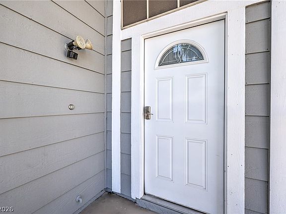 3rd image of 908 Shelton Dr