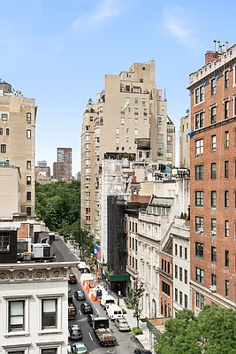 トップス s.t 8 East 63rd Street in Lenox Hill : Sales, Rentals