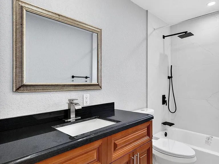 5424 SW 44th Ter — Photo 51