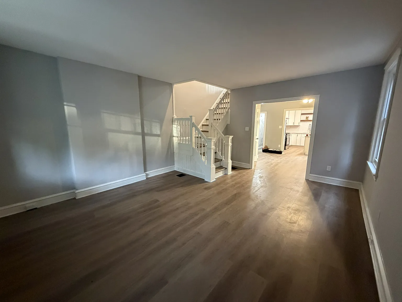 3 bed, 1.5 bath, 1320 sqft, $2,800 — Photo 4