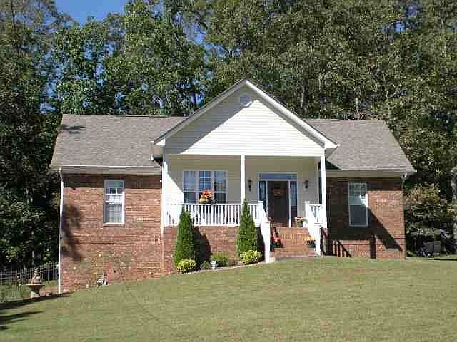 1st image of 241 Fairhill Dr NE