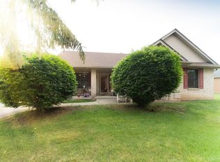 165 Earnhart Dr, Carlisle, OH