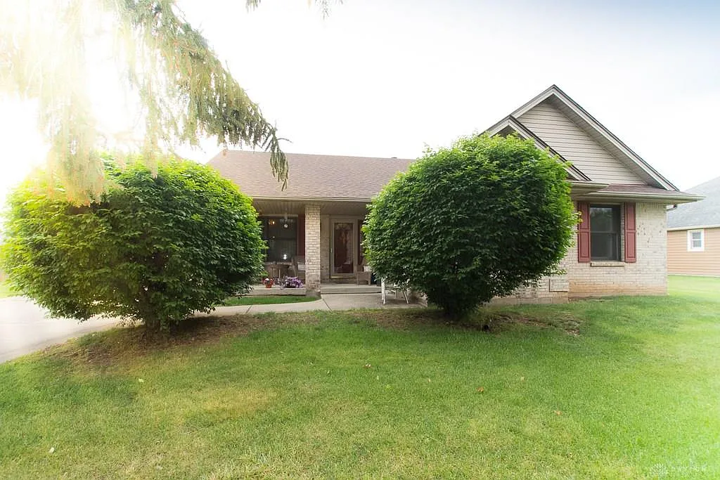 165 Earnhart Dr photo 1