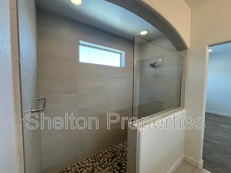 20711 W Medlock Dr — Photo 4