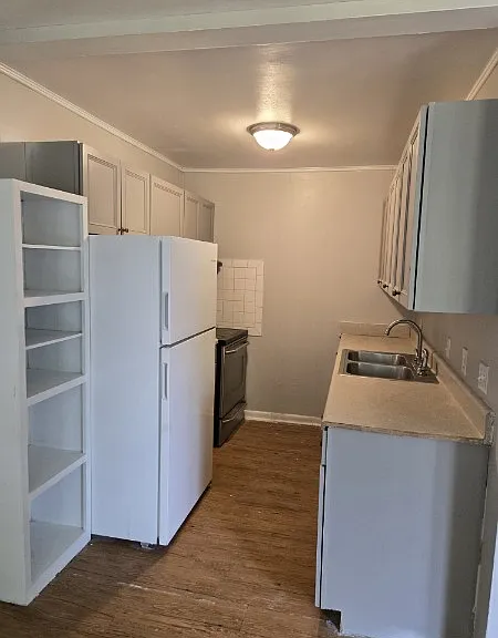 550 Harding Pl #A107 — Photo 2