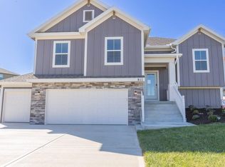 920 NW 95th St, Kansas City, MO 64155