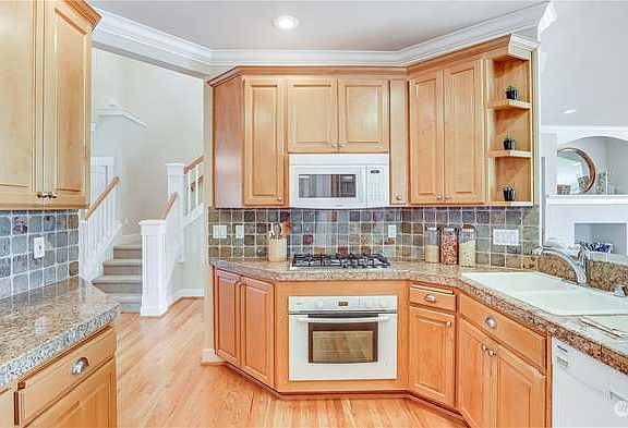 5th image of 1215 N 27th Pl