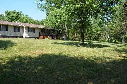 133 Club House Dr photo 1