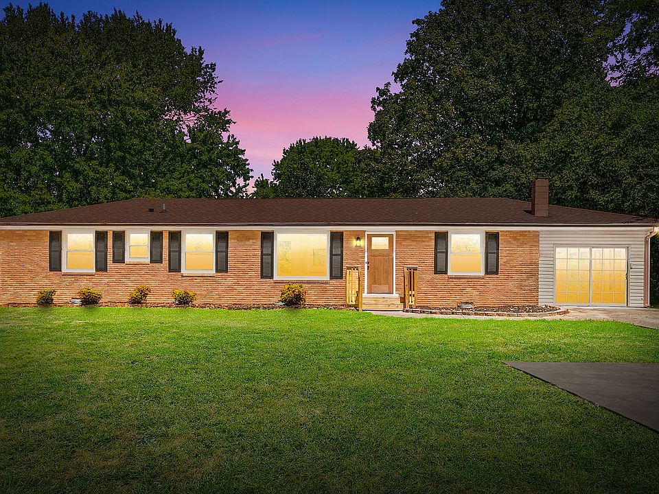 1st image of 3651 Oakwood Rd