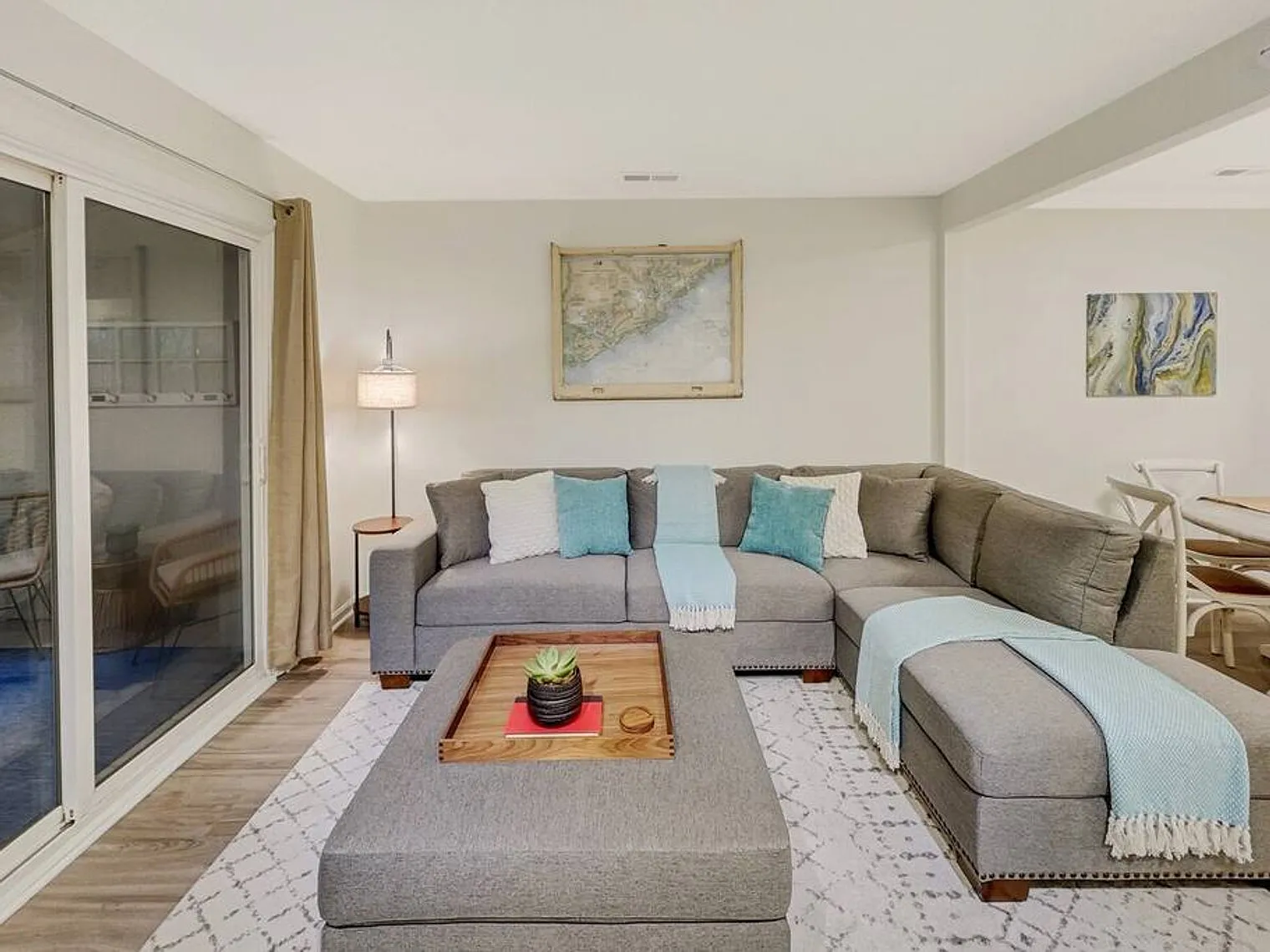 2 bed, 1.0 bath, $4,884 — Photo 4