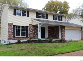 1366 Green Birch Dr, Fenton, MO