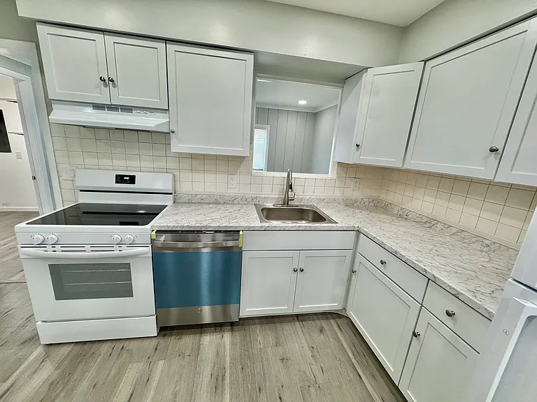2731 Diane Blvd — Photo 7