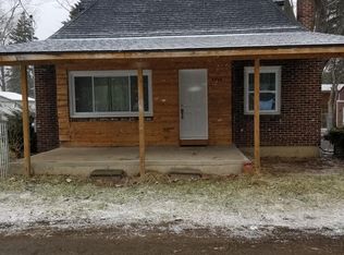 3906 Shelby Ct, Waterford, MI 48328