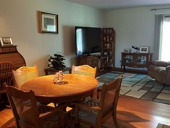 4th image of 4327 Chelten Ave