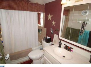 811 Sledge Ave, West Lawn, PA 19609