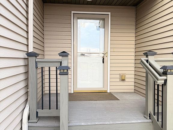 2nd image of 15273 Clearview Ln