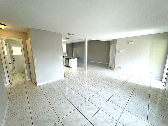 3rd image of 6614 Yarberry Ln