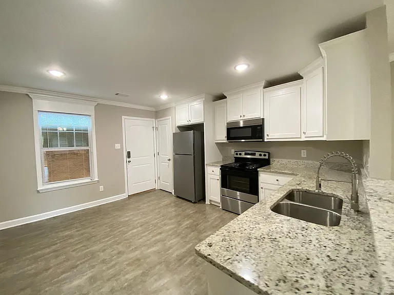413 Sparrow Rd — Photo 9