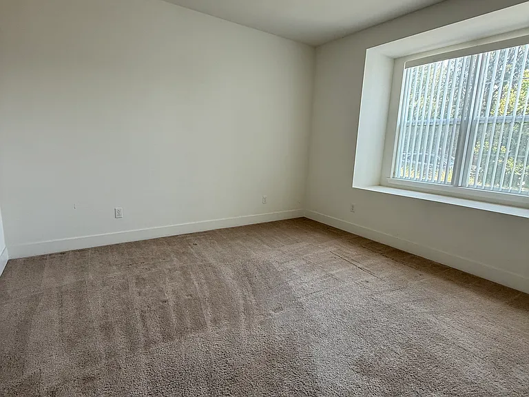 16763 Murphy Ave — Photo 8