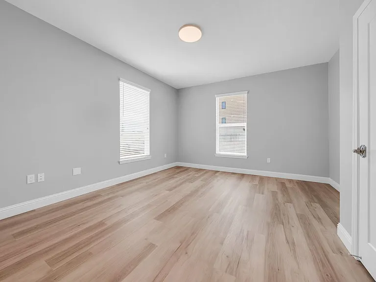 2016 - 2020 Dwight Way — Photo 7