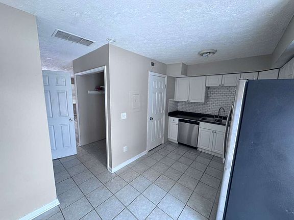 3rd image of 1574 Worthington Row Dr #1574