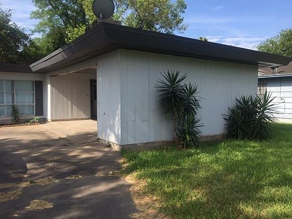 2nd image of 911 E Miller Ave