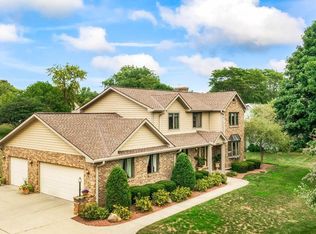 15760 Brook Ln, Brookfield, WI 53005