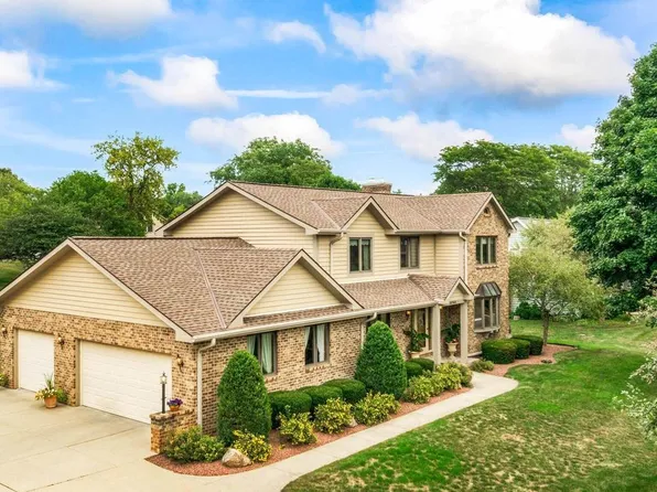 15760 Brook LANE, Brookfield, WI 53005