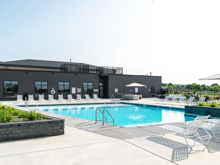 Zimmerman Luxury Apartments — Photo 11
