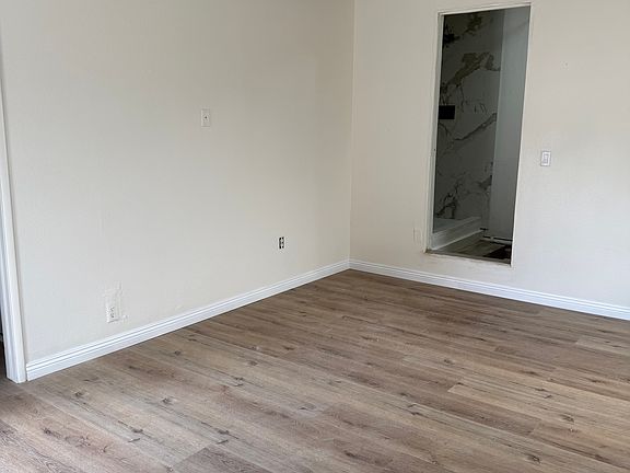 3rd image of 663 1/2 Eston Pl #B