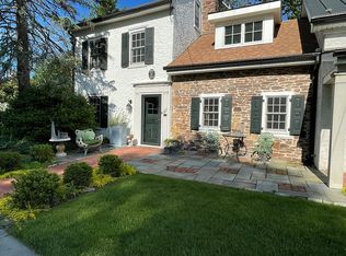 127 S Sycamore St, Newtown, PA 18940