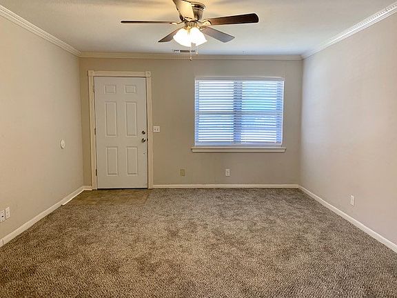 4th image of 1202 Clover Dr