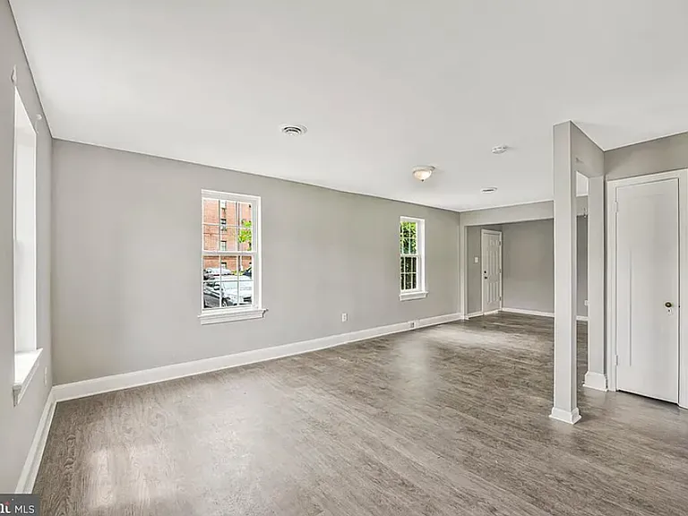 7508 Columbia Ave — Photo 6