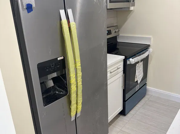 8921 NW 28th Dr APT B, Pompano Beach, FL 33065