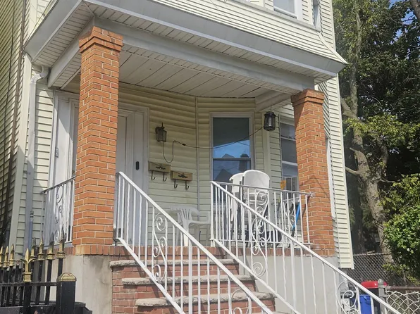 17 Bayside Place image 2 of 13