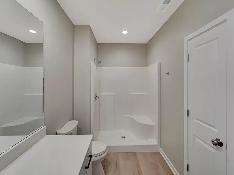9049 S 42nd St — Photo 33