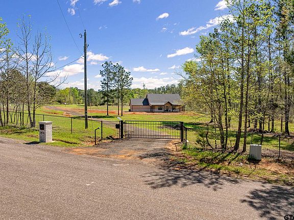 3rd image of 876 County Road 4120
