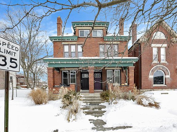 2nd image of 1456-1458 Bryden Rd