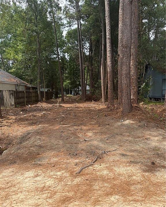 2nd image of 323 3rd St