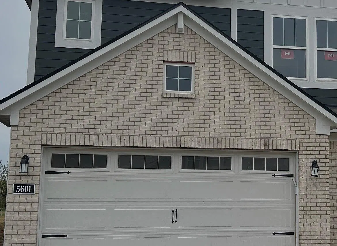 5 bed, 3.5 bath, 3140 sqft, $2,895 — Photo 1
