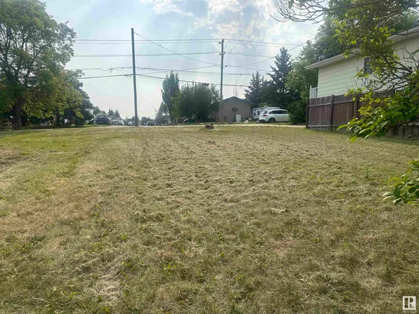 5312 57th St, Cold Lake, AB T9M 1R9