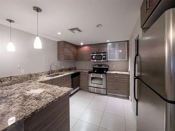 5th image of 64 Isle Of Venice Dr APT 14