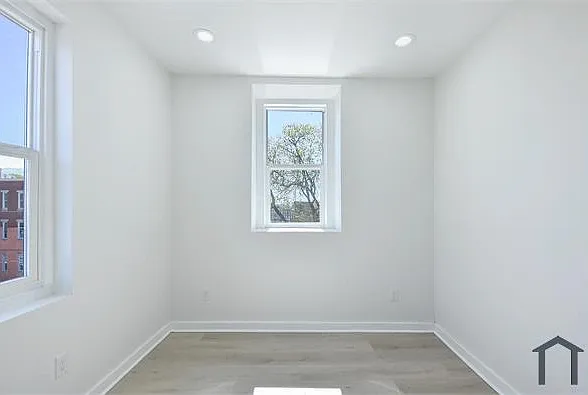 2330 Bryant Ave #4 — Photo 13