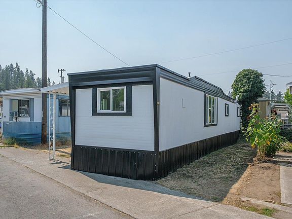 3rd image of 205 S Park Rd Trailer 42