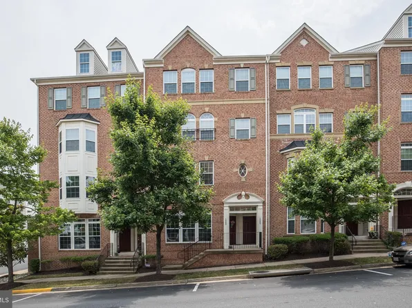 15055 Leicestershire St, Woodbridge, VA 22191