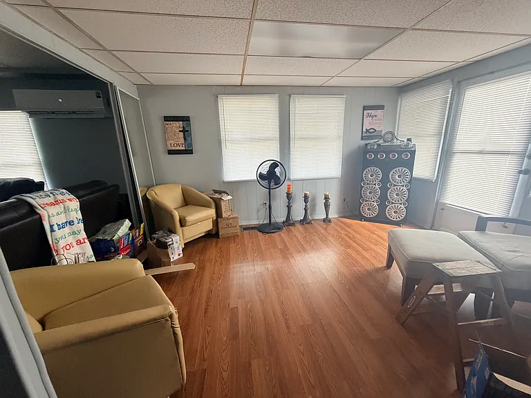 1418 Lakeview Dr — Photo 6