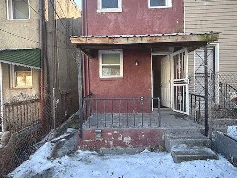 2518 W Fairmount Ave — Photo 23