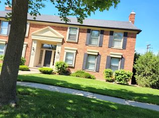 19647 Fleetwood Dr, Harper Woods, MI 48225